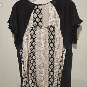 Umgee Women's Black Top With Fringe Sleeves